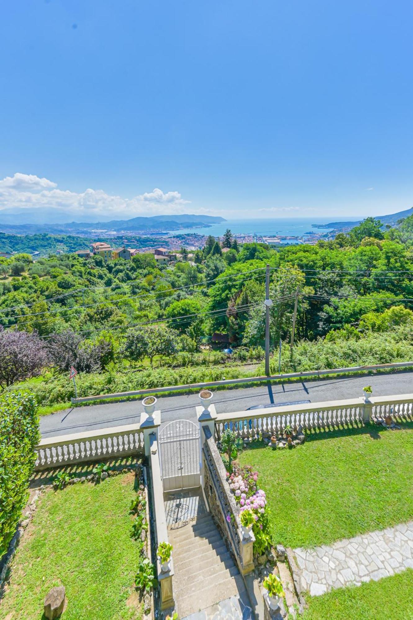 Bed and Breakfast Linus By Breathe Liguria La Spezia Esterno foto